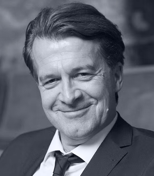 Headshot of Thorsten Rudolph